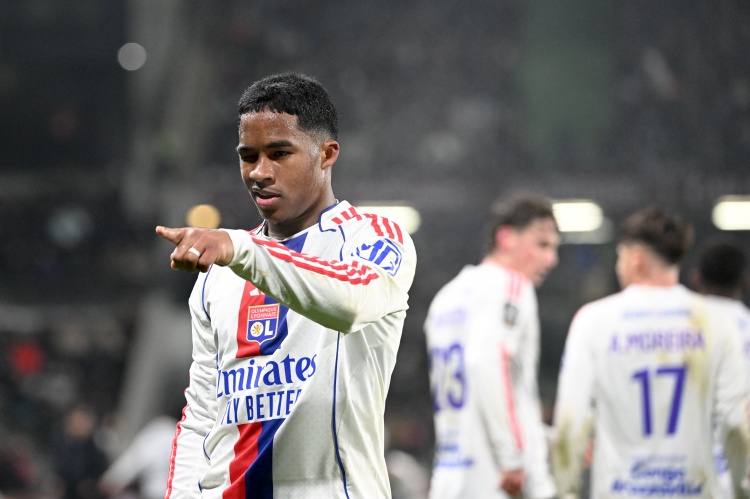 三旬球员连续20+：战神卡44场领跑 老詹领衔现役7人 火箭威登上榜