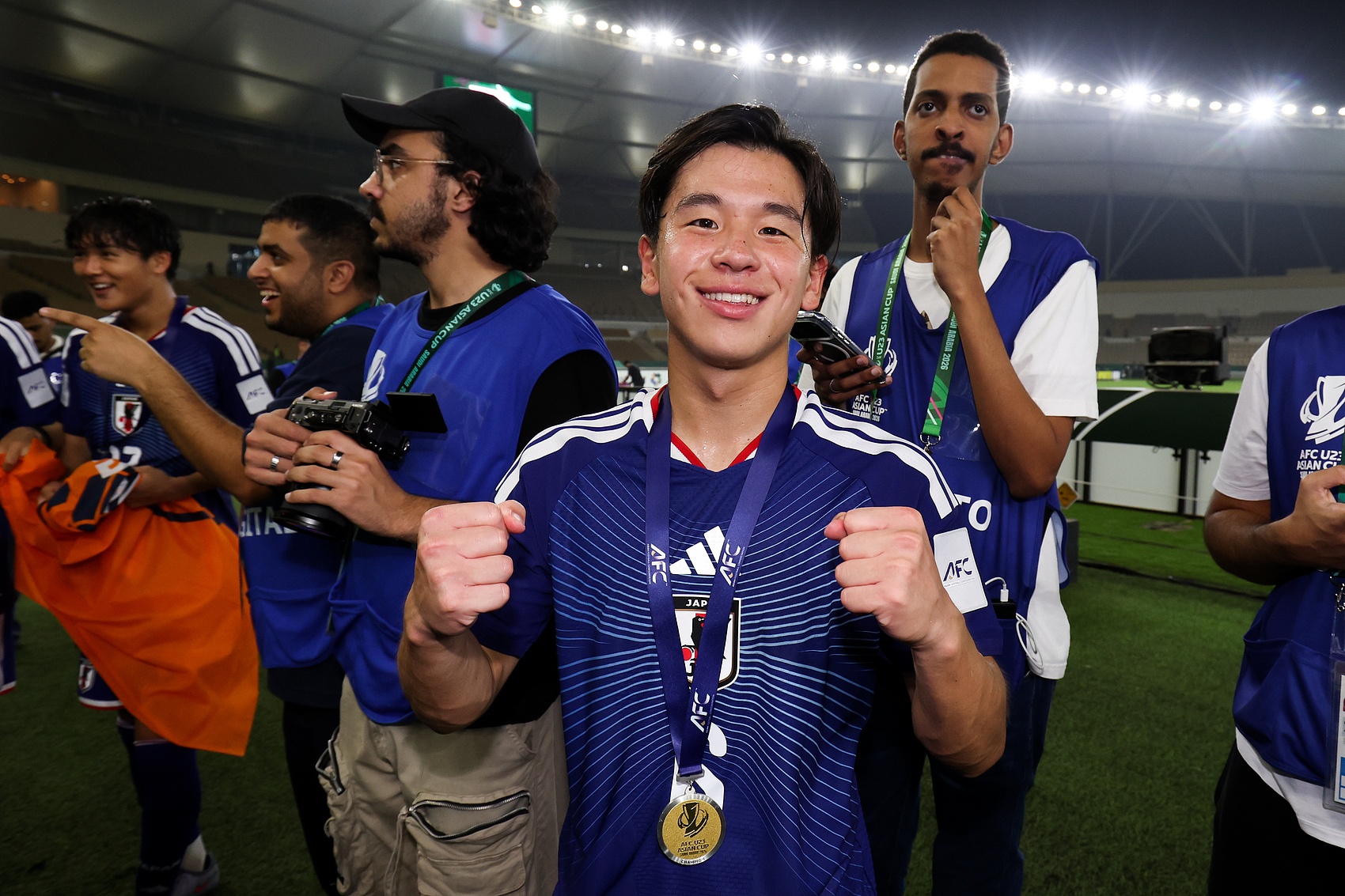 龙赛罗喷裁判：在拉波尔塔即将当选主席的同一天巴萨两次获得点球