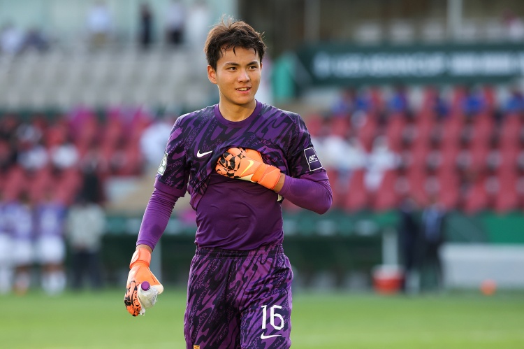 错失最后机会！利物浦补时反击，埃基蒂克奔袭打门被挡出